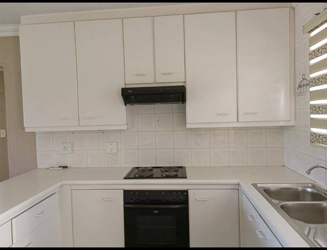 2 BEDROOM TOWNHOUSE FOR SALE IN RACEVIEW